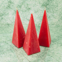 Piramis rusztikus gyertya * piros * 15 cm