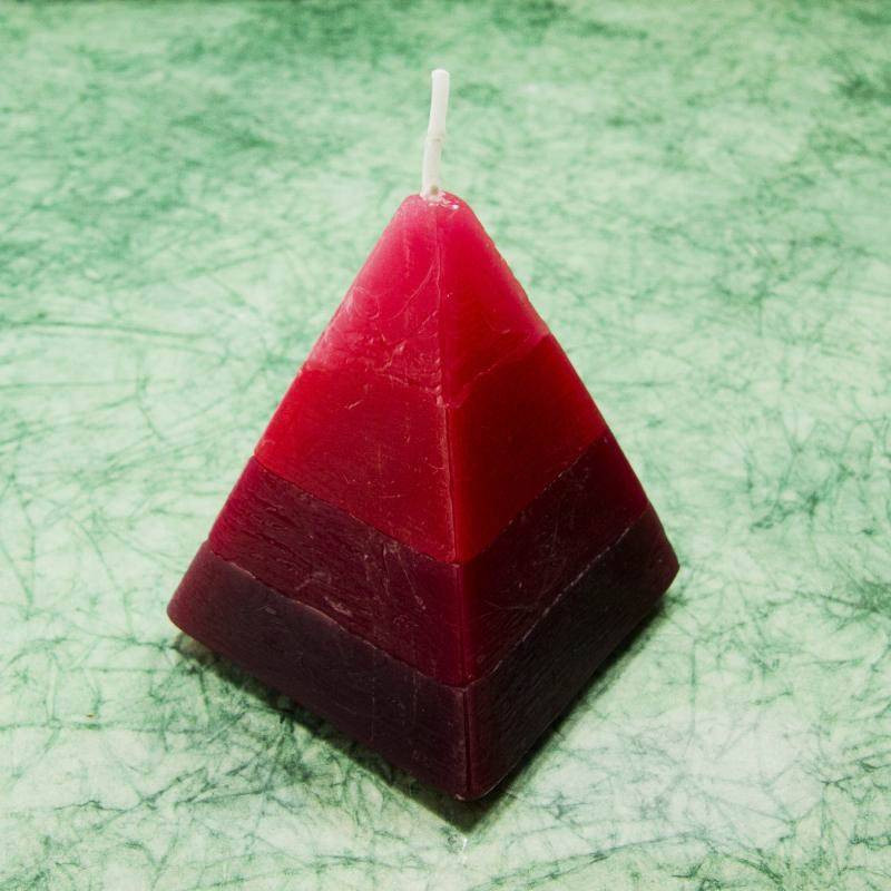 Piramis rusztikus gyertya * 4 rétegű - bordó 7 cm