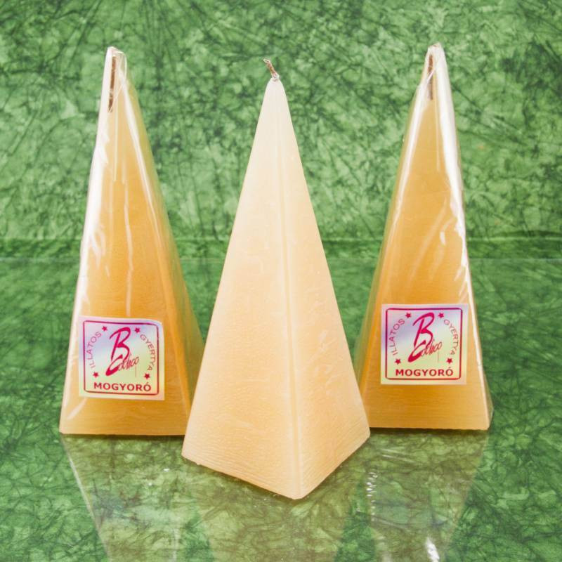 Mogyoró illatú gyertya * piramis - rusztikus 15 cm